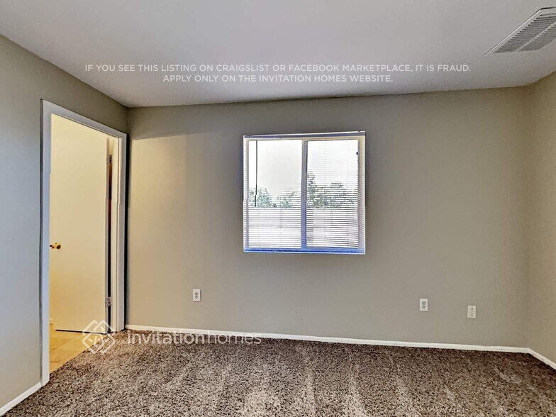 Building Photo - 3462 E Shaw Butte Dr