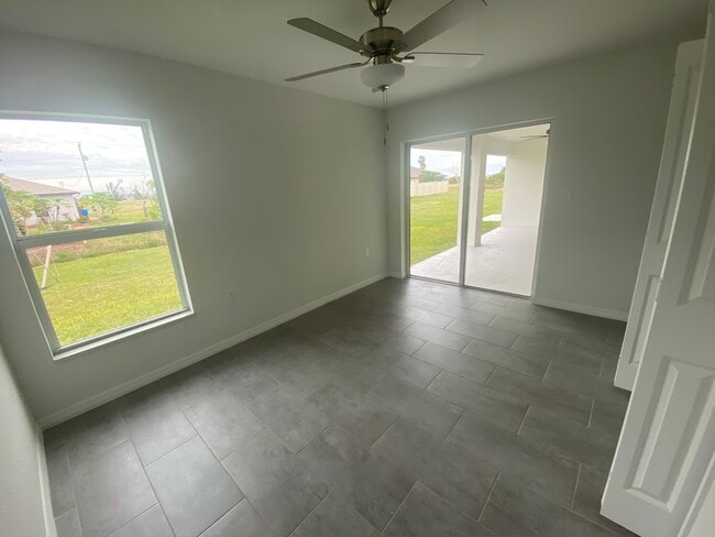 Building Photo - 2926 Diplomat Pkwy W