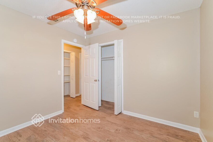 Building Photo - 990 Vincent Dr