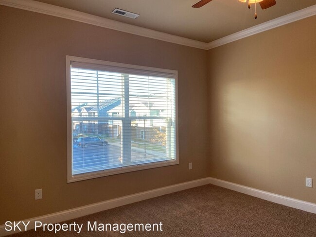 Building Photo - 1 br, 1 bath Apartment - Village at Tradit...