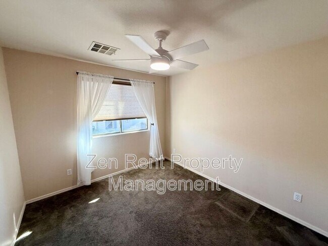 Building Photo - 3870 S Laurel Way