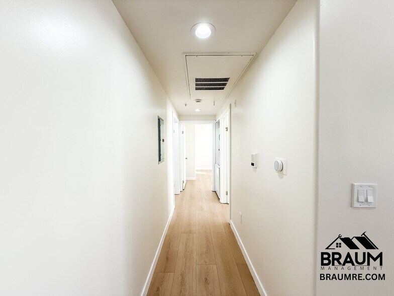 Building Photo - 10849 Fruitland Dr