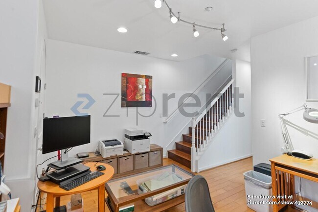 Building Photo - 929 Glen Valley Terrace