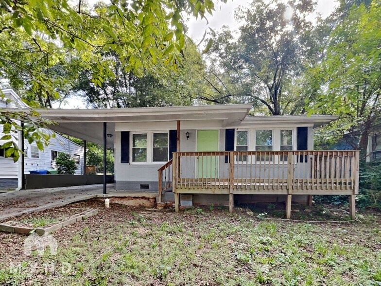 Primary Photo - 433 W Lake Ave NW