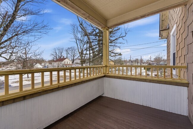 Building Photo - 33 North Blvd