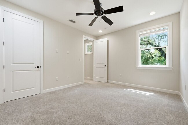 Building Photo - 4256 Skipjack Cove
