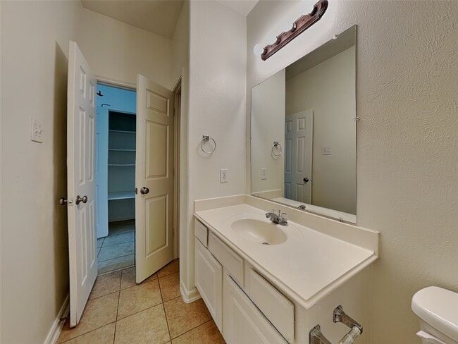 Building Photo - 16927 Jelly Park Stone Dr