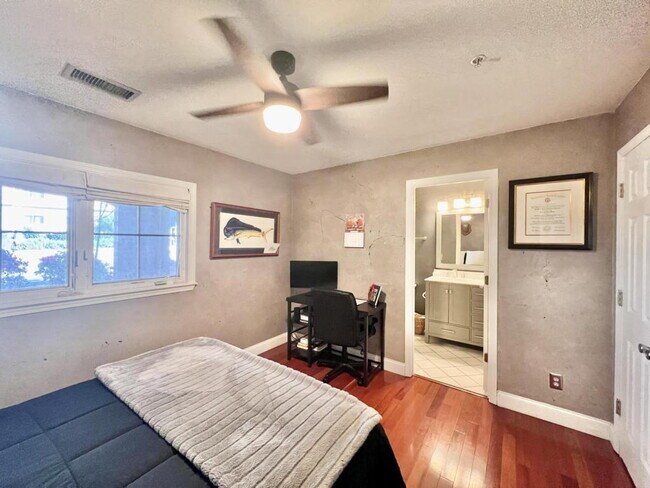 Building Photo - SUMMER SPECIAL - $500 off first month's rent!!