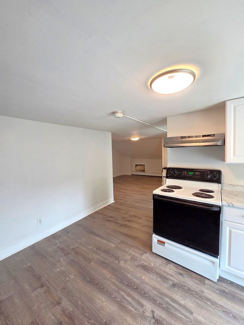 Building Photo - 22 Johnson St