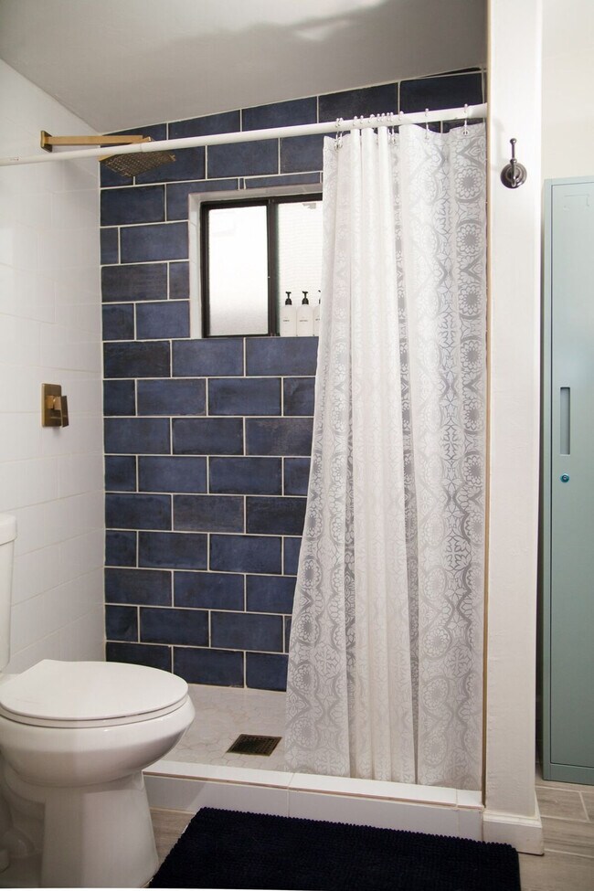 Building Photo - 1314 S 8th Ave