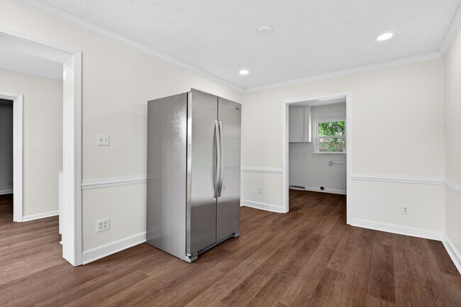 Building Photo - 3325 Kramers Ln