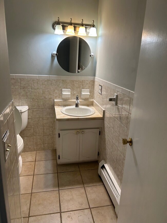 Building Photo - 379 Huse Rd