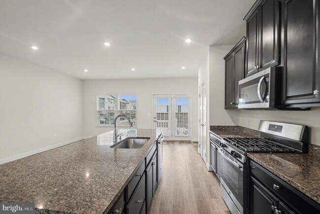 Building Photo - 11398 Willow Green Cir