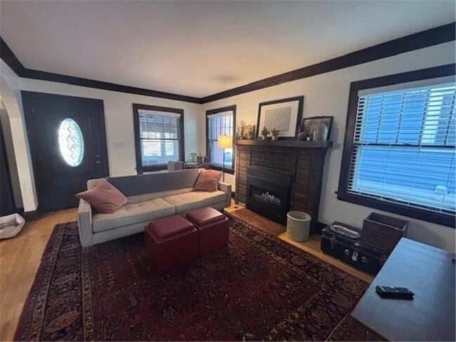 Building Photo - 445 Upton Ave S