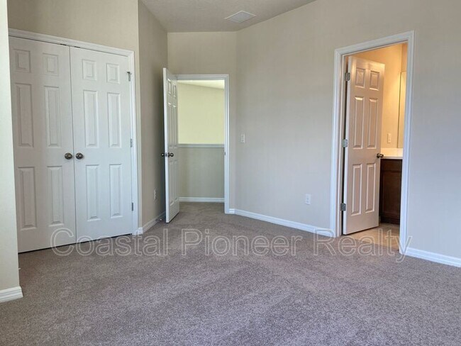 Building Photo - 28613 Cozy Creek Dr