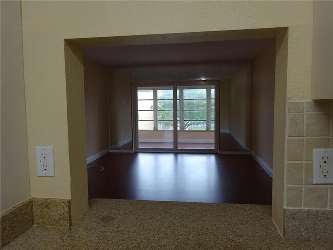 Building Photo - 6050 NW 64th Ave
