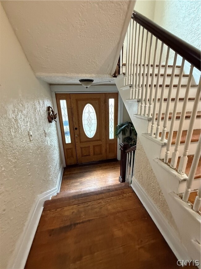 Building Photo - 205 Fellows Ave