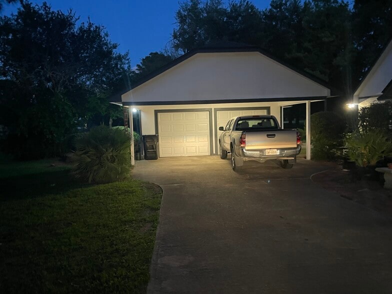 Carport - 12301 Almeda Genoa Rd