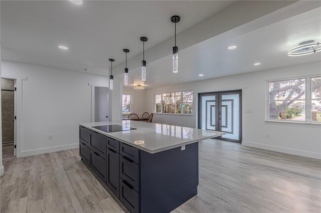Building Photo - 2061 S Peninsula Dr