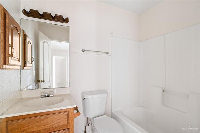 Building Photo - 4006 N Inspiration Rd