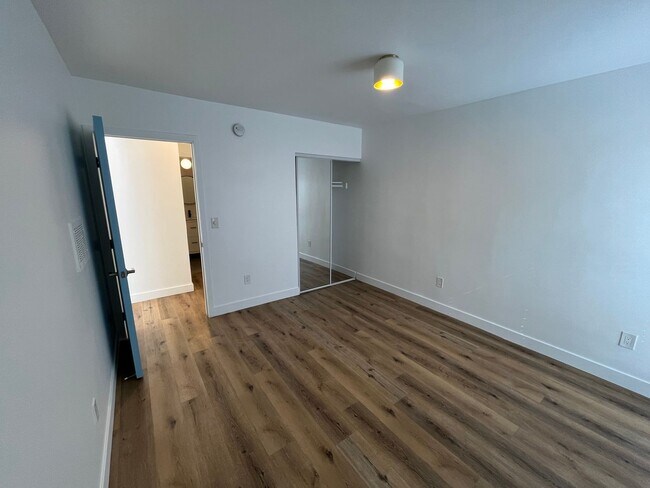 Building Photo - Individual Bungalows: All 1 bedroom/ 1 bat...