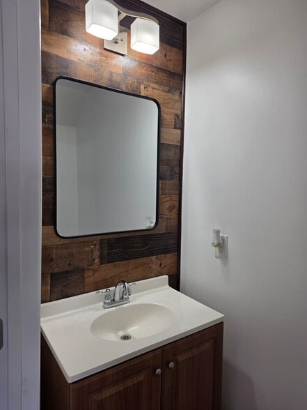 Building Photo - 1262 Macedonia Dr