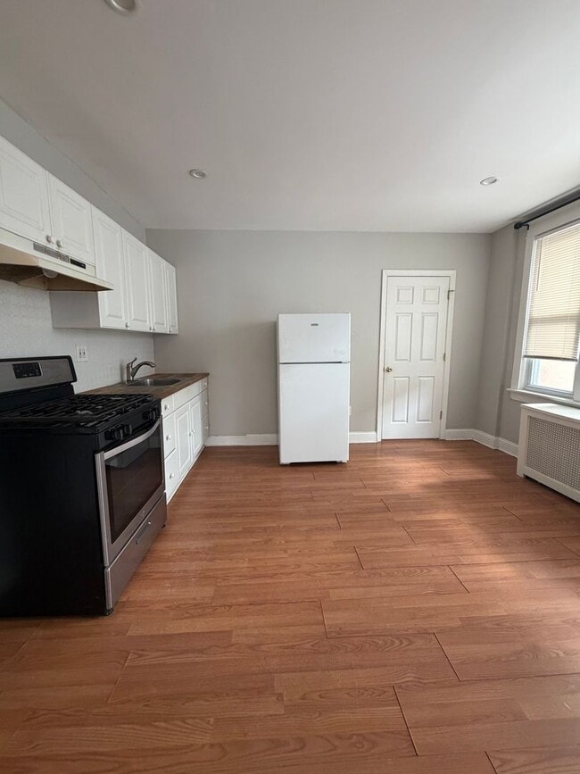 Building Photo - 21 S Wycombe Ave