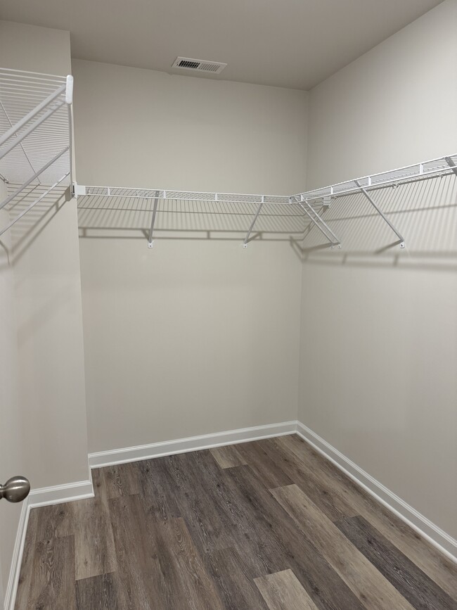 Building Photo - 71 Bloomsbury St