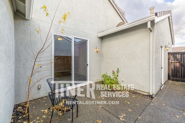 Building Photo - 3152 Overton Way