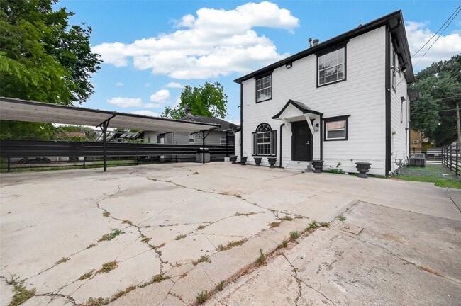 Building Photo - 2120 Fulton St