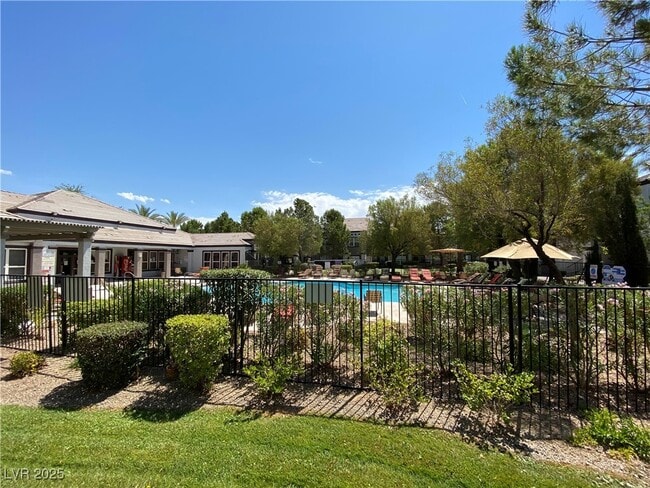 Building Photo - 7255 W Sunset Rd