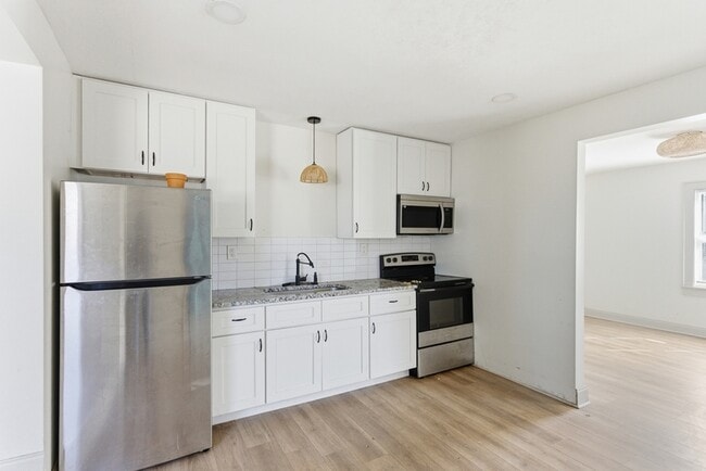 Building Photo - 3227 Avondale Ave