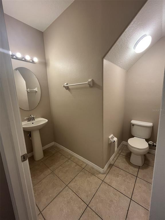 Building Photo - 1366 Priory Cir