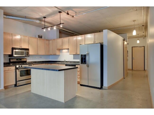 Building Photo - 720 N 4th St