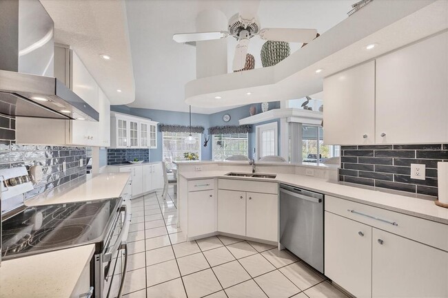 Building Photo - 11 Amberjack Ln