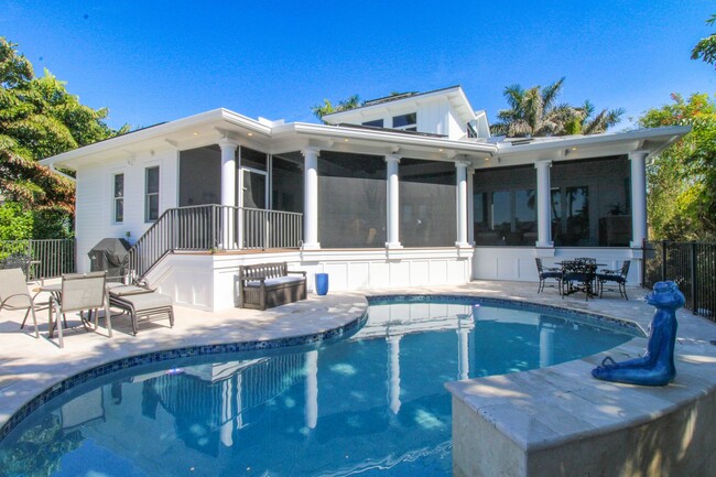 Building Photo - **STUNNING POOL HOME**4BEDS / 4.5BATHS**AQ...
