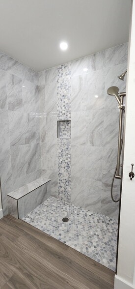 Master shower - 10925 Red Dragon Ln
