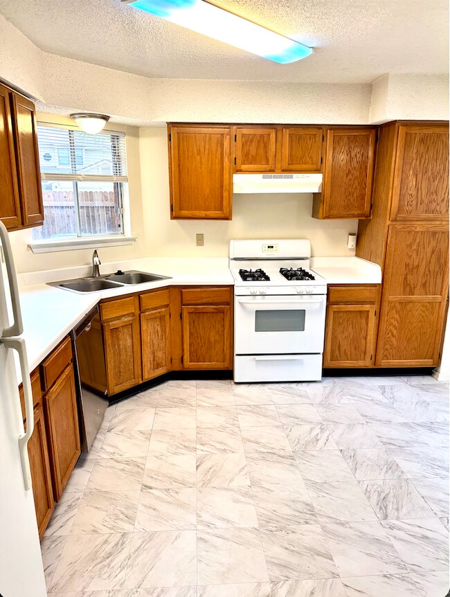 Building Photo - 8000 Tuscarora Trl