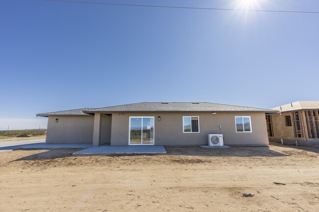 Building Photo - 6211 Poppy Blvd