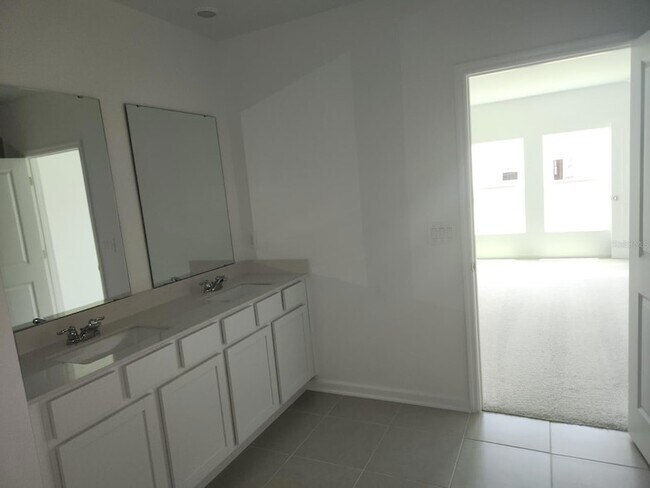 Building Photo - 4753 Golden Knight Blvd