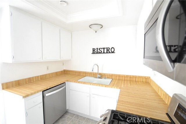 Building Photo - 5 Lemon Grove