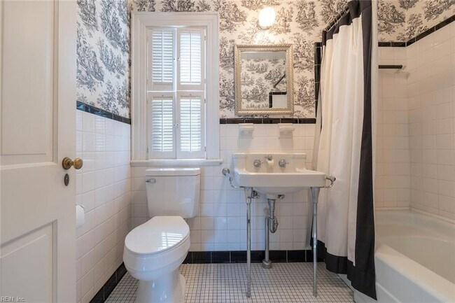 Building Photo - 621 Butler Ave