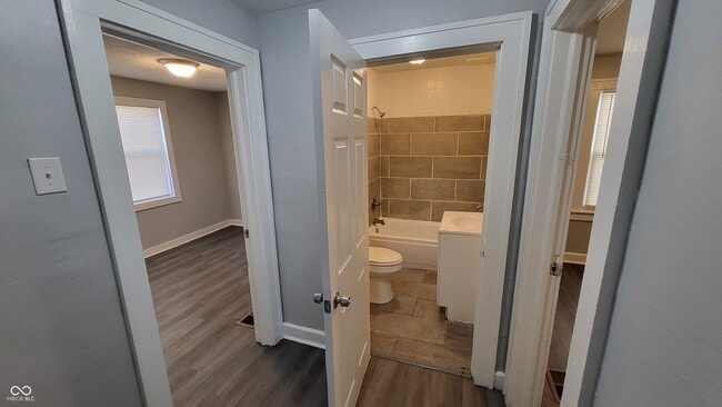 Building Photo - 402 N Bradley Ave