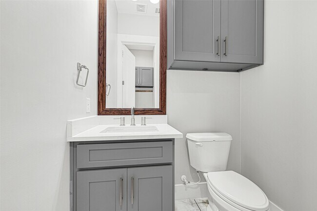 Building Photo - 4506 Hardy St