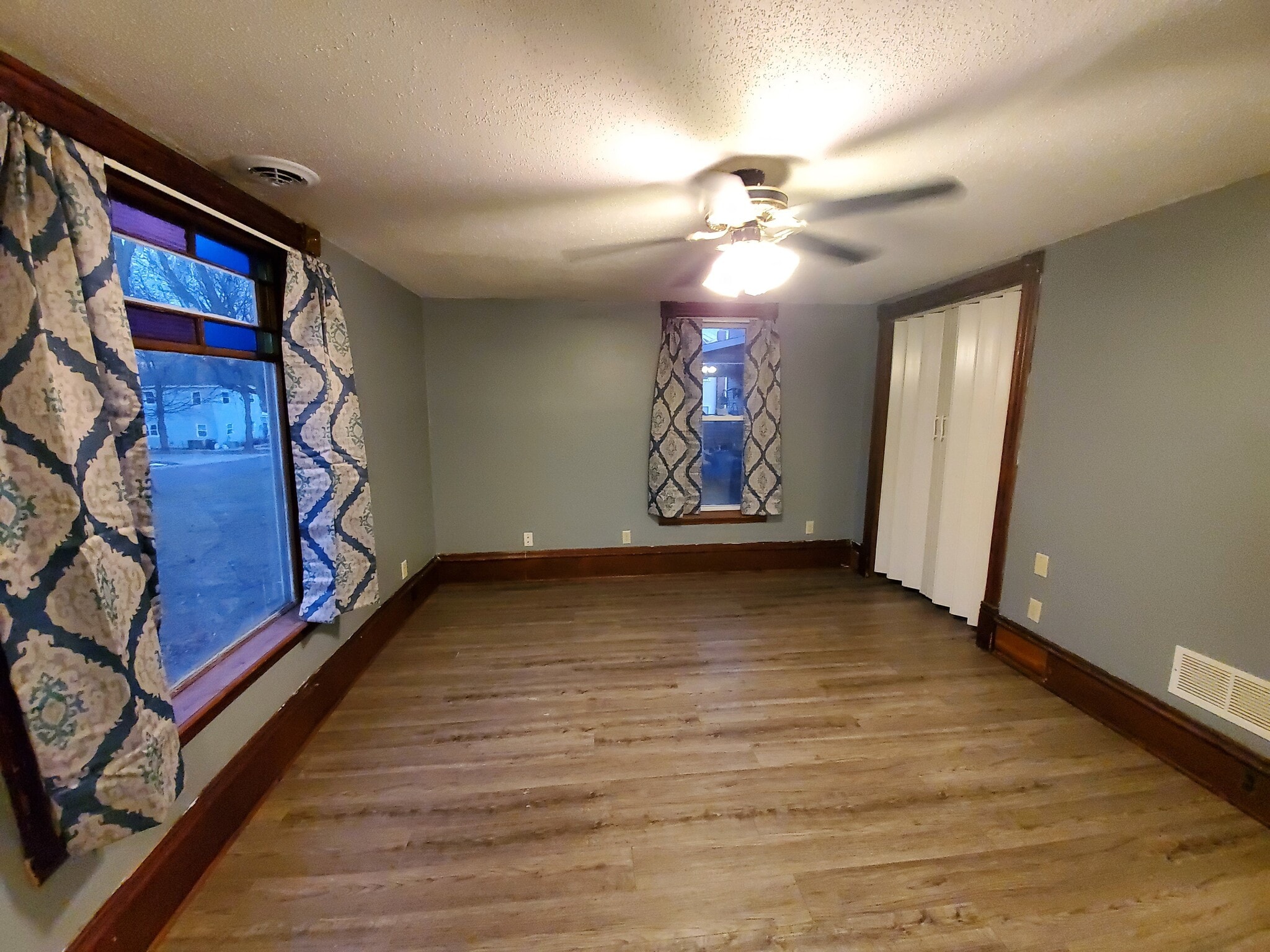 Building Photo - 104 NW 2nd St