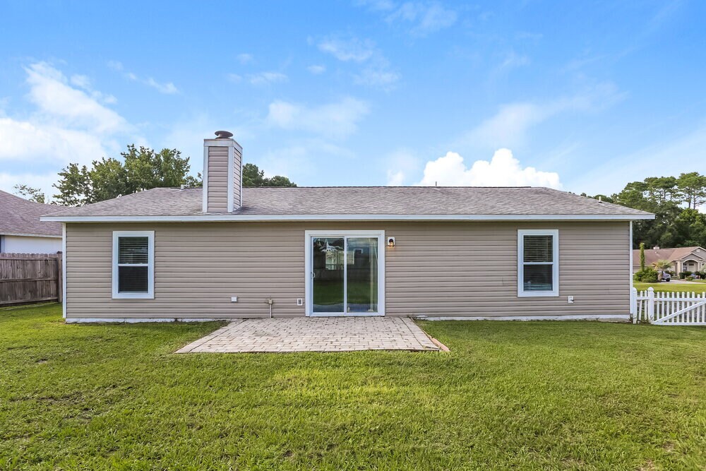 Building Photo - 8256 Teaticket Dr