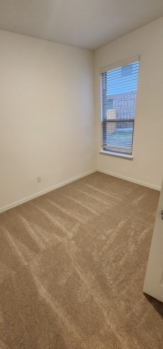 Building Photo - 10029 Little Tree Ln