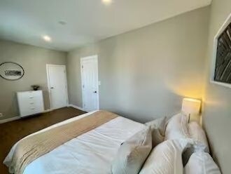 Building Photo - 718 W Spofford Ave