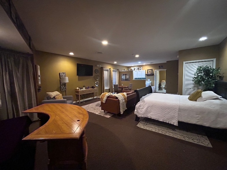 Building Photo - 11609 Detroit Ave