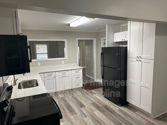 Building Photo - 111 Hillcrest Dr